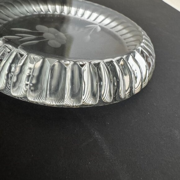 Etched Floral Clear Glass Trim Rim Paperweight Coaster Office Desk Home Decor - Picture 8 of 12